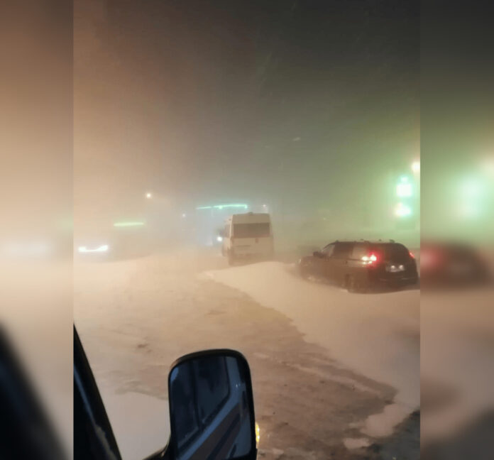 На трассе М-5 в Башкирии 33 машины застряли в снегу