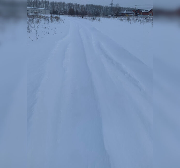 «Отрезаны от цивилизации»: в Карпово под Уфой ни разу за всю зиму не очищали дорогу от снега