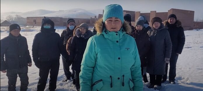 «Наши дети учатся где попало!»: жители Башкирии пожаловались Владимиру Путину на школу-долгострой