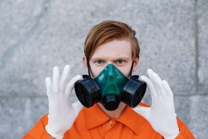 Жители микрорайона Затон жалуются на химический запах.