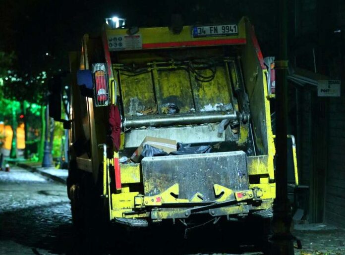В Башкирии рабочего зажало стенкой бункера-накопителя мусоровоза