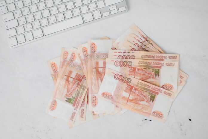 Средняя зарплата в Уфе по планам мэрии должна вырасти почти до 70 тысяч рублей