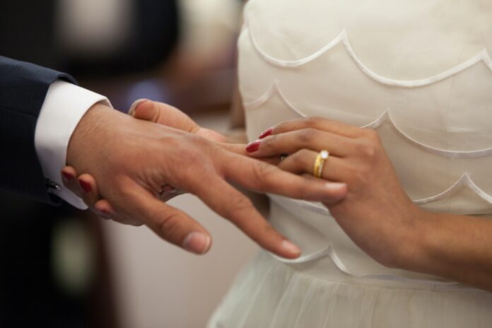 В День святого Валентина в Башкирии поженились 12 пар