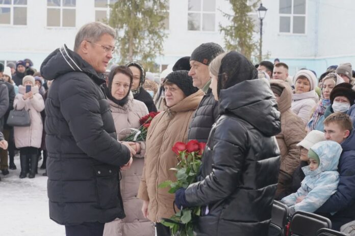 Радий Хабиров распорядился помочь семьям солдат, погибших в ходе спецоперации в Украине
