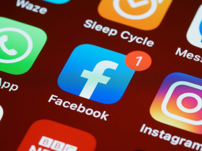В России перестал работать Facebook