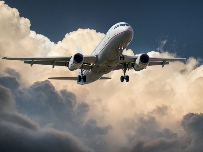 В аэропорт Уфы поступило сообщение о минировании самолета