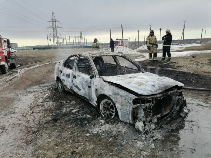 В Башкирии в пожаре авто скончался мужчина