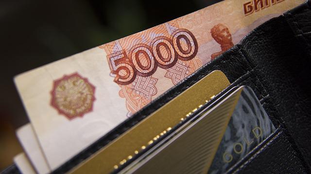 В Уфе 31-летнюю полицейскую обвиняют в вымогательстве 10 тысяч рублей