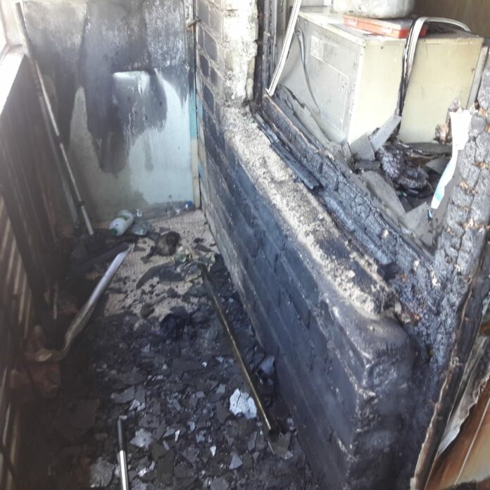 В Башкирии при пожаре в многоэтажке пострадали два человека