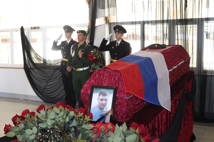 В Уфе простились с ефрейтором Данилом Фаттаховым, погибшим на Украине