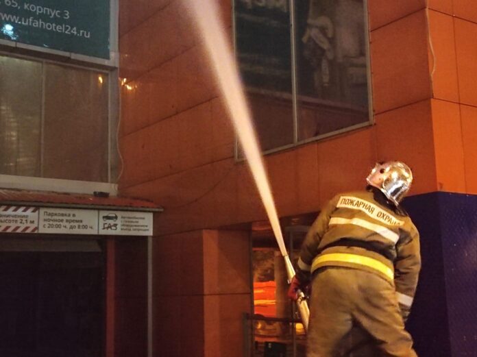 Прокуратура Башкирии начала проверку пожара в торговом центре «Меркурий» в Уфе