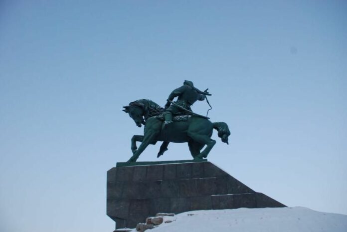 В Уфе эксперты приступили к обследованию памятника Салавату Юлаеву