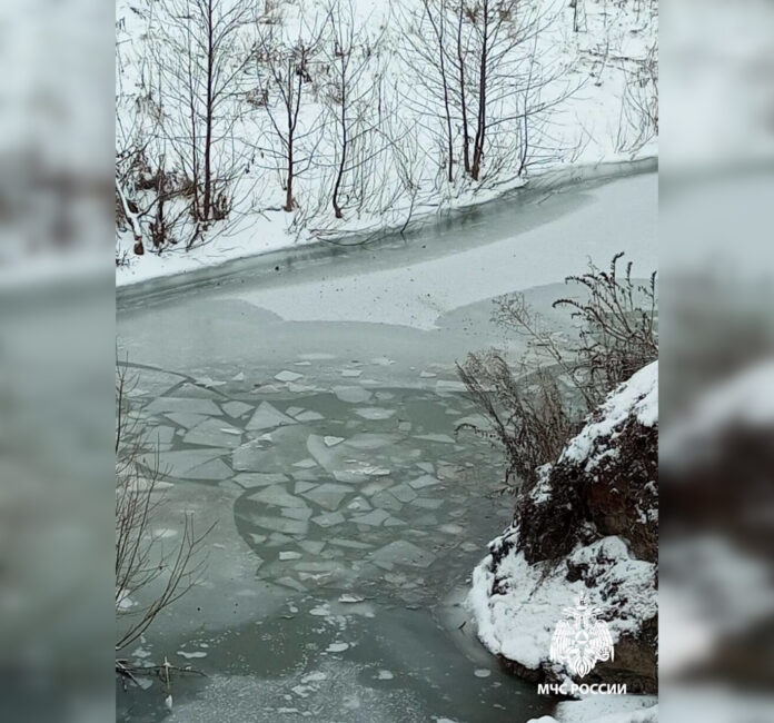 В Башкирии мужчина провалился под лед и умер от переохлаждения