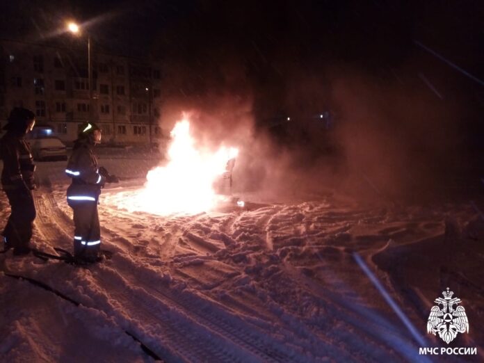 В Башкирии сгорела отечественная легковушка