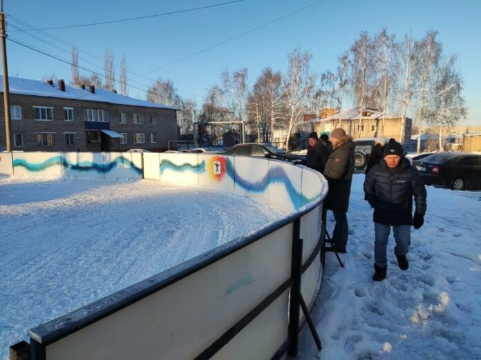 В Башкирии глава района жестко отчитал чиновников за плохую подготовку к Новому году