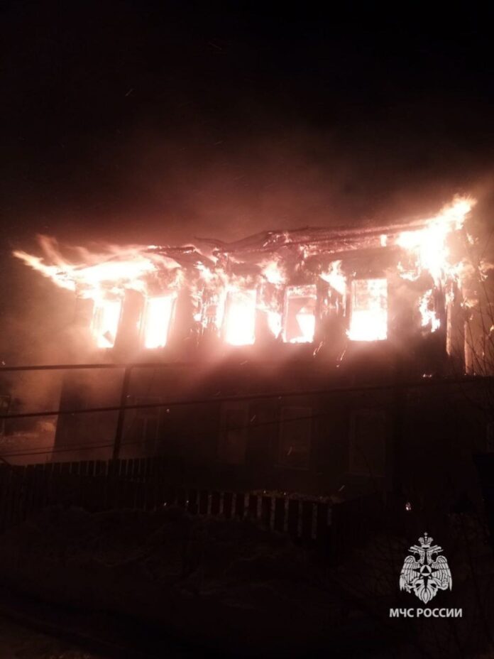 В Уфе в доме, где из-за пожара эвакуировали 18 человек, найдены двое погибших