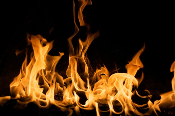 В Башкирии в пожаре погибли три человека
