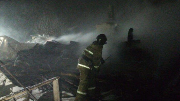 В Башкирии с пожара спасли 52-летнюю женщину