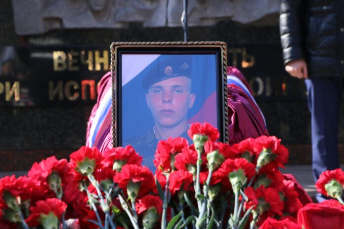 «Прощай, сынок…»: в Башкирии похоронили 33-летнего младшего сержанта СВО Константина Дубинина