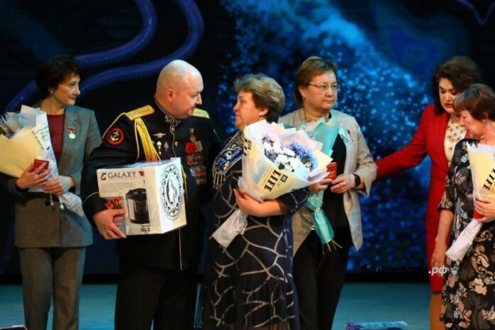 В Башкирии мама погибшего бойца СВО Фаниса Хусаинова получила награду