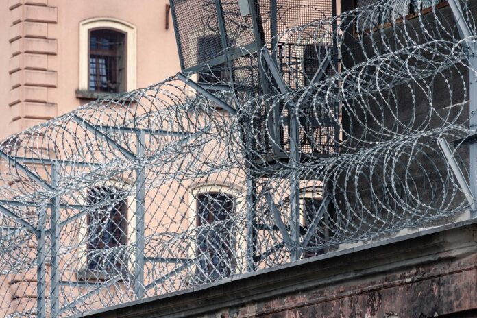 Госсобрание Башкирии предлагает наказывать за саботаж заключенных