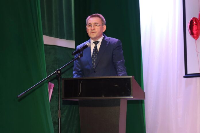 Жители Агидели просят не увольнять мэра Фаниса Гильванова