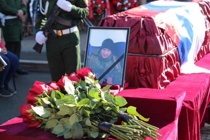 В Башкирии похоронили 38-летнего младшего сержанта СВО Ильнура Аптикаева