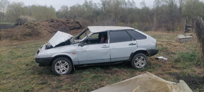 В Башкирии пьяный водитель ВАЗ-2109 без прав вылетел в кювет и перевернулся