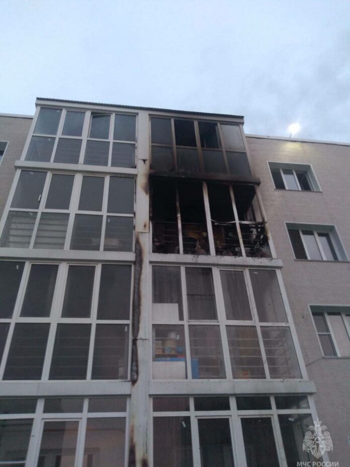 В Уфе на Сиреневом бульваре в пожаре на балконе дома пострадал мужчина