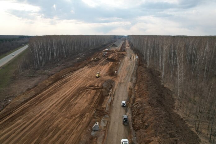 Радий Хабиров показал, как идет строительство в Башкирии трассы М-12