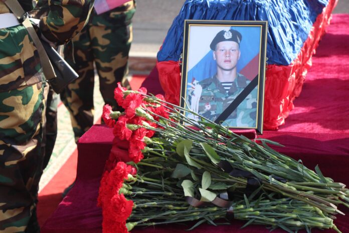 «Такие пацаны уходят»: в Башкирии простились с сержантом СВО Леонидом Тишкиным