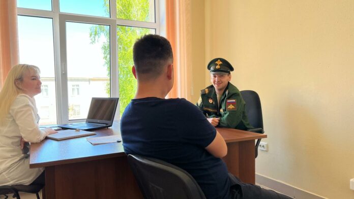 В Башкирии в 12 офисах МФЦ начали работать пункты отбора на военную службу по контракту