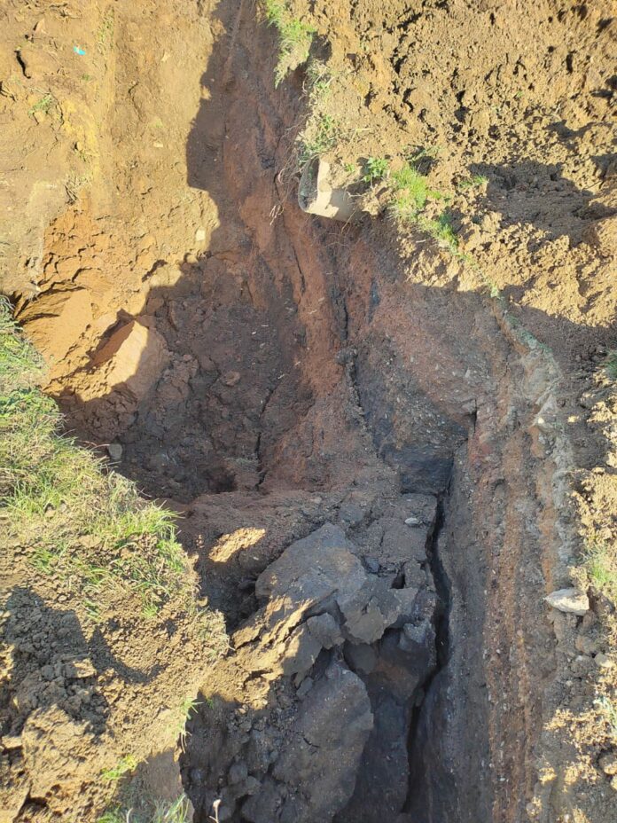 В Янауле на 4-метровой глубине под землей под завалами погиб слесарь