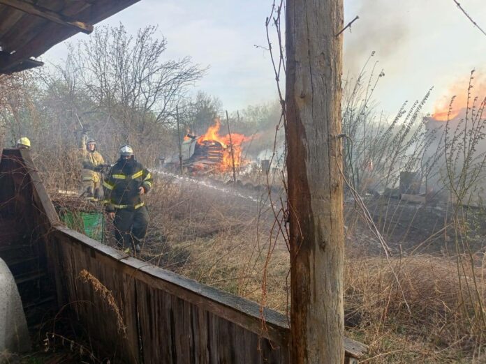 В Уфе в СНТ сгорели шесть домов