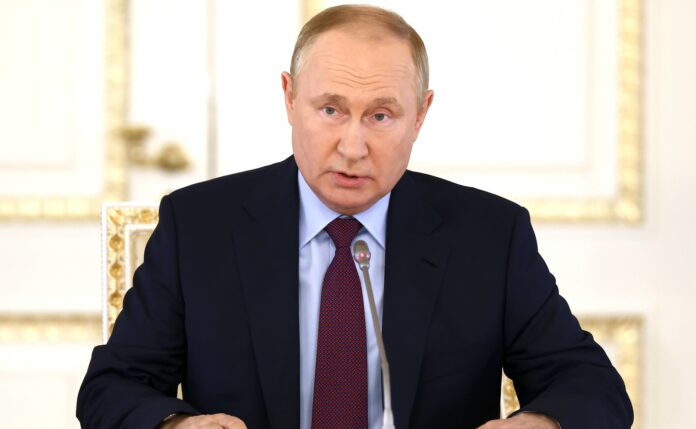 Владимир Путин примет участие в ПМЭФ-2023
