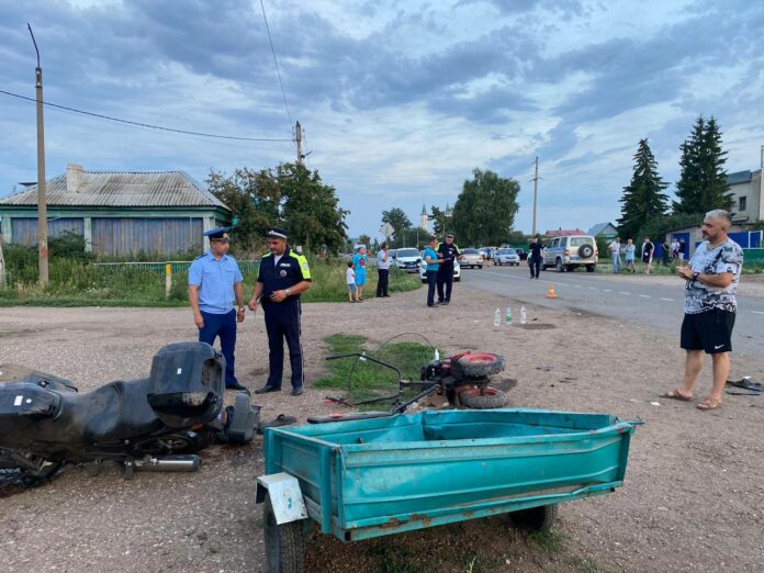 В Башкирии водитель мотоблока погиб при ударе с мотоциклом