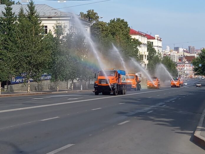 В Уфе из-за сильной жары проводят аэрацию воздуха