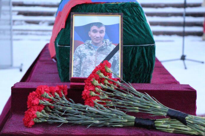 В Башкирии похоронили бойца СВО Рафиса Салаватова