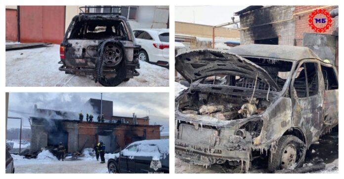 В Башкирии в гараже сгорели грузовик, легковушка и катер