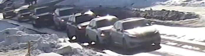 Массовая авария произошла в Уфе из-за водителя, чей автомобиль скатился с горы