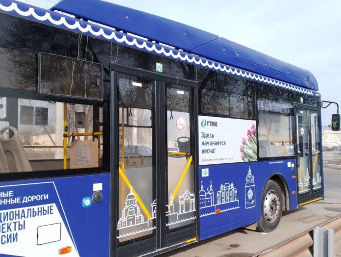 В Уфе пассажиркам одного из автобусных маршрутов будут дарить цветы на 8 марта