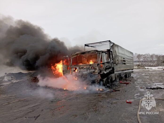 В Уфе в ожоговый центр доставлен водитель сгоревшей фуры