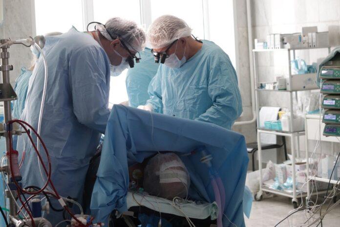 В Башкирии тело пациентки охладили до 30 градусов для проведения редкой операции на сердце