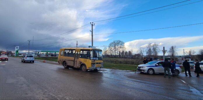 В Башкирии автобус сбил 13-летнюю девочку