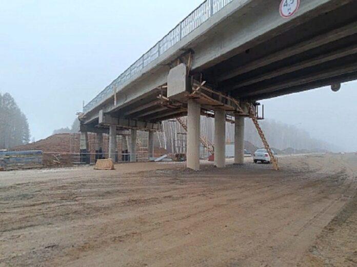 Рабочий погиб при строительстве моста в Башкирии