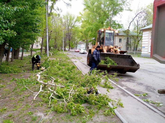 Ураган в Уфе: что сообщают очевидцы в соцсетях о последствиях порывистого ветра