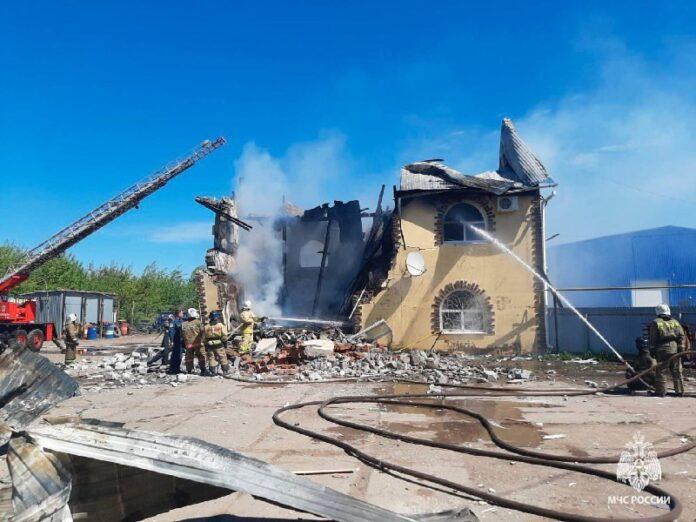 В Башкирии при пожаре в магазине пиротехники погибла женщина