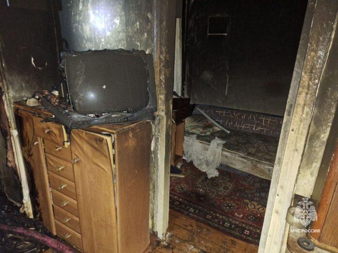 В Уфе один погиб и двое спасены с пожара в квартире