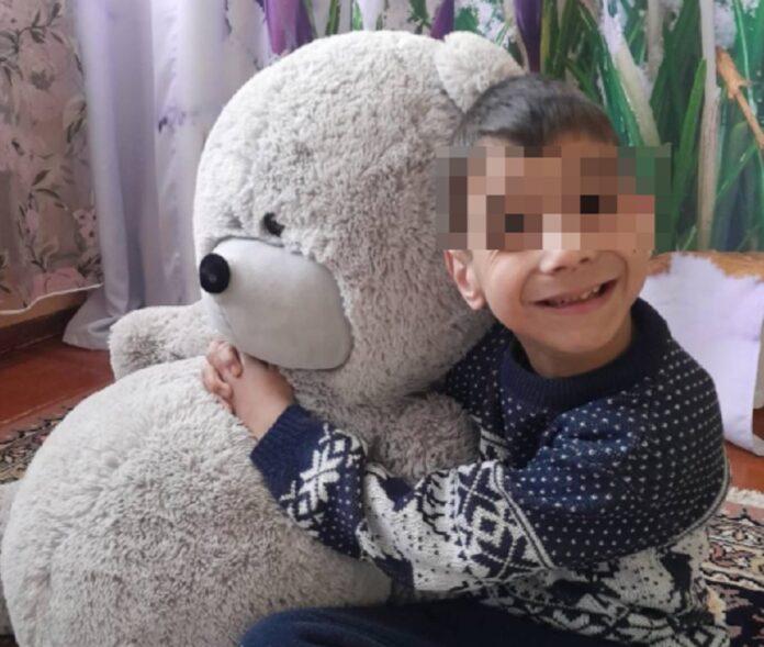 Семилетний сирота из Башкирии мечтает пойти в первый класс с мамой и папой