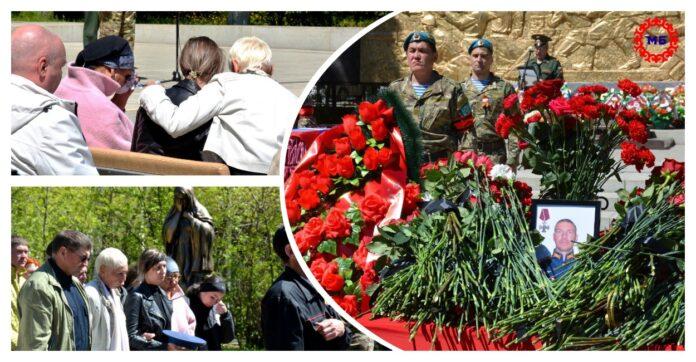 «Большое горе для всех нас»: в Башкирии простились с опытным военным СВО Иваном Посаженниковым